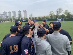 江南金雕队对阵西城雷霆队,棒球锦标赛爆冷,门将神扑救主——全面提速抢占先机  江南金雕队对阵西城雷霆队,棒球锦标赛爆冷,门将神扑救主——全面提速抢占先机